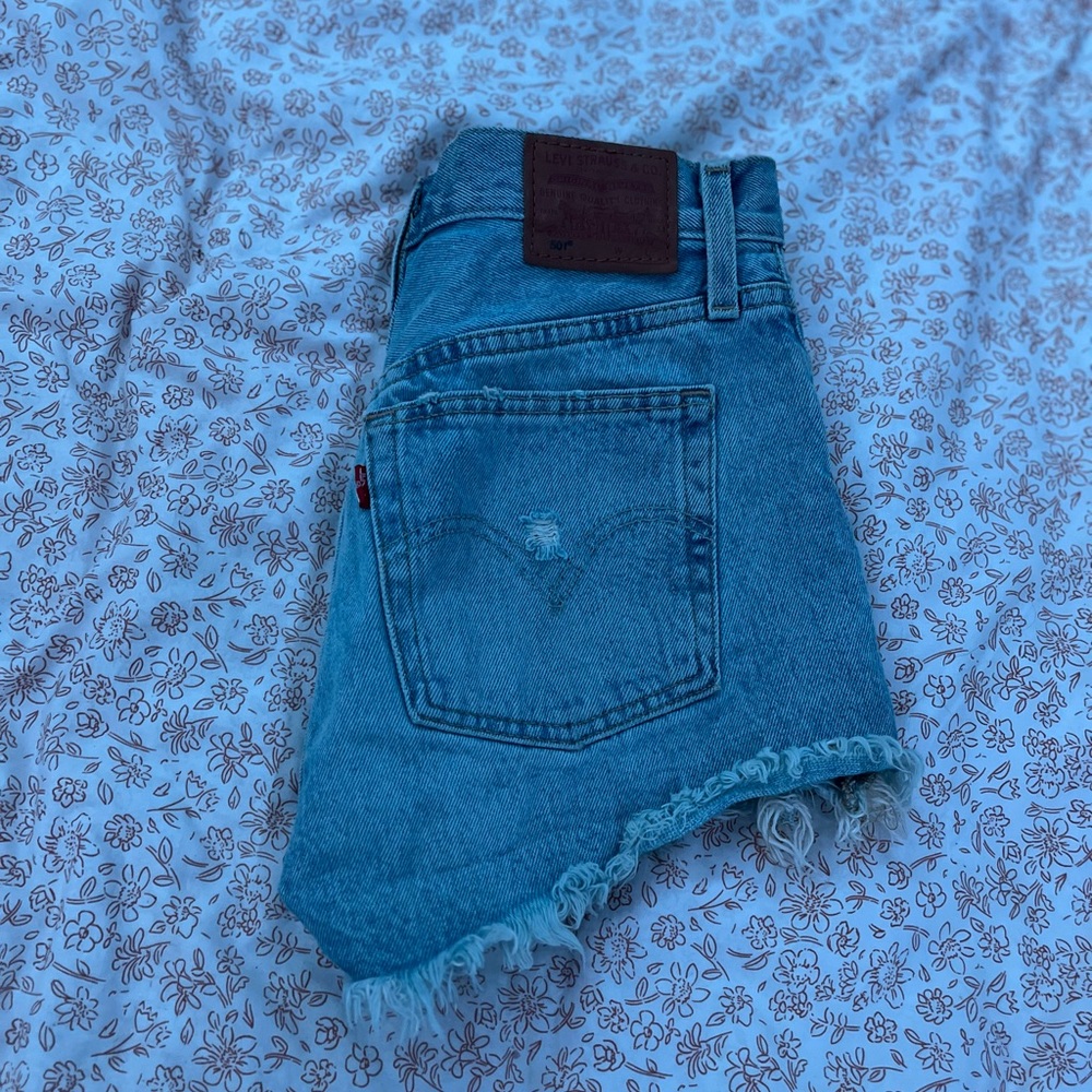 LEVIS SHORTS!!!